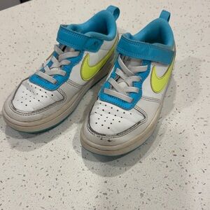 Nike Kids White and Blue Sneakers with Yellow Swoosh